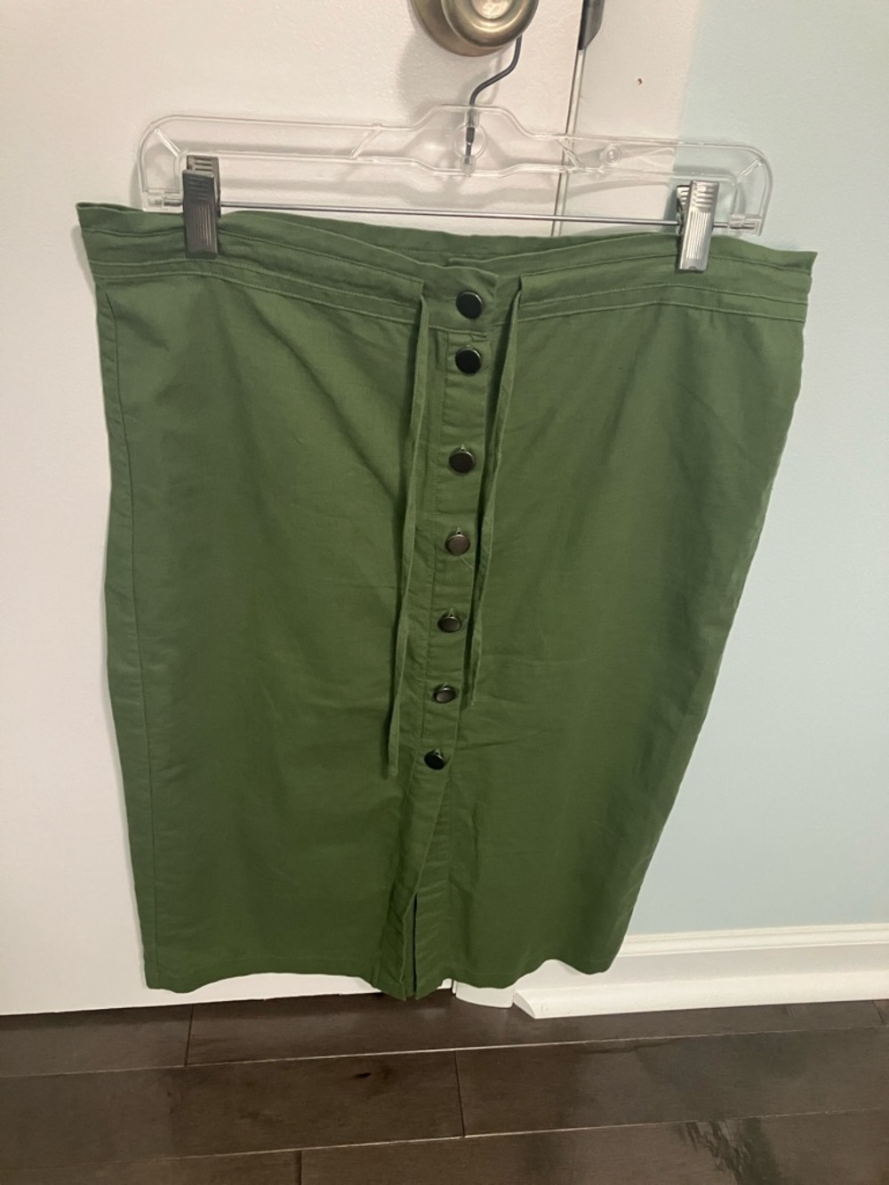 Lulus Sweet Escape Olive Green Button Front Midi Skirt M Linen/cotton blend